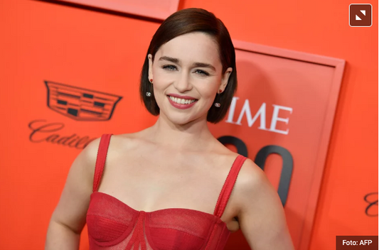 Emilia Clarke's coat replaced Daenerys Targaryen with a flamboyant red dress