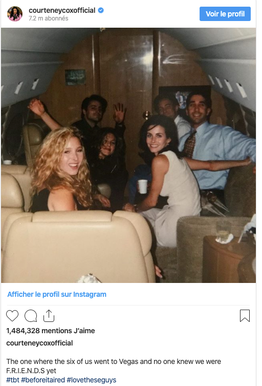 Courteney Cox shared another old "Friends" photo
