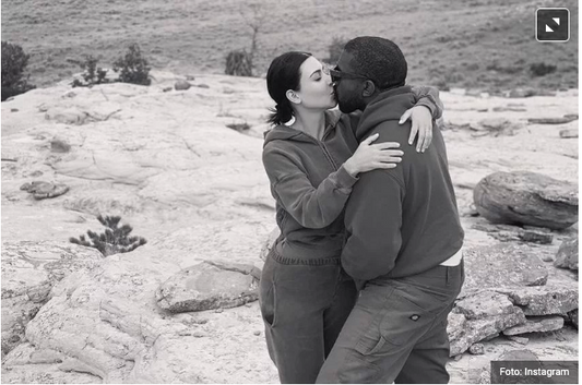 A rare photo has been posted where Kim Kardashian and Kanye West exchange tenderness-Ultrabasic blog-fashion and celebrity news