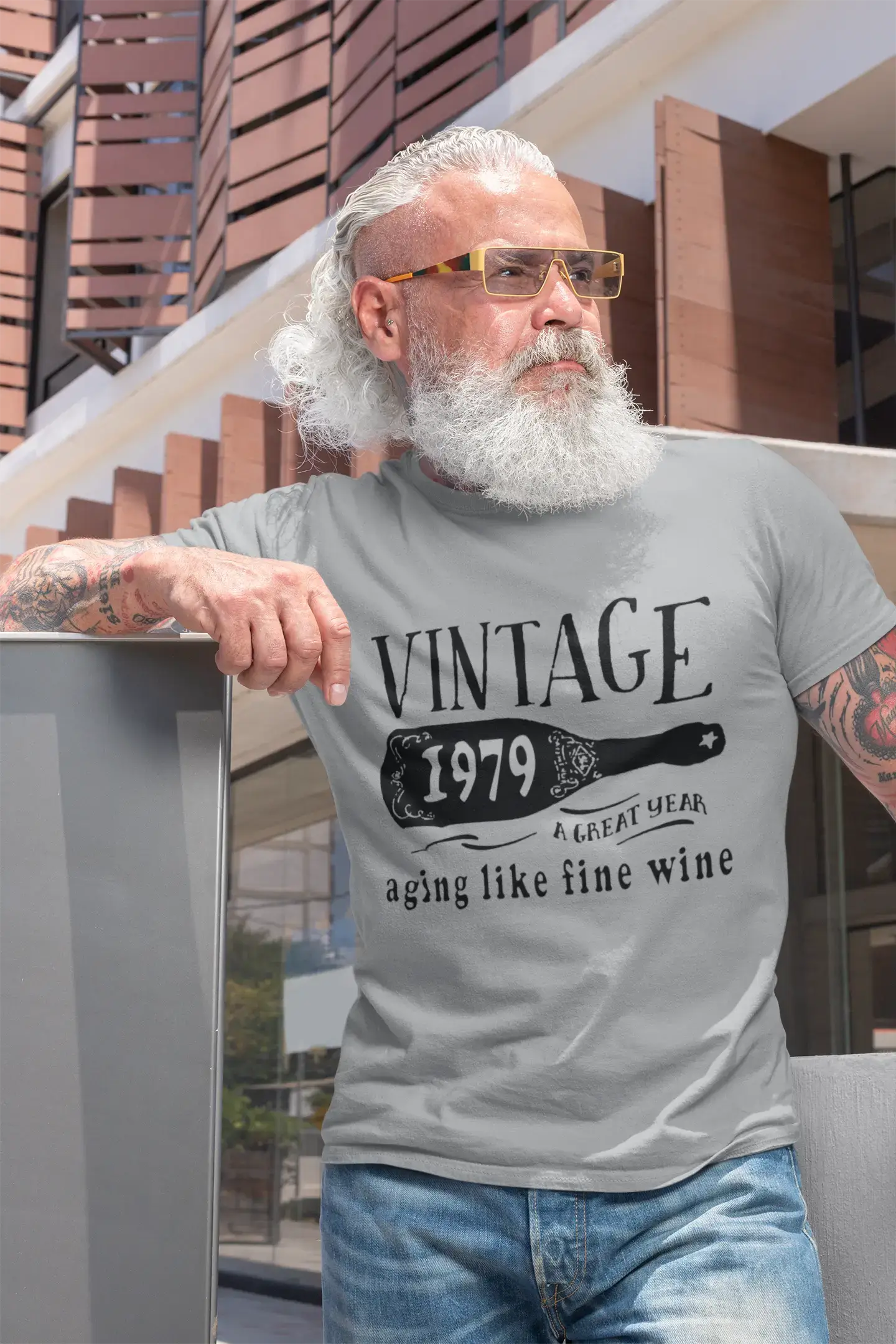 1979 Aging Like a Fine Wine Men's T-shirt Grey Birthday Gift 00459