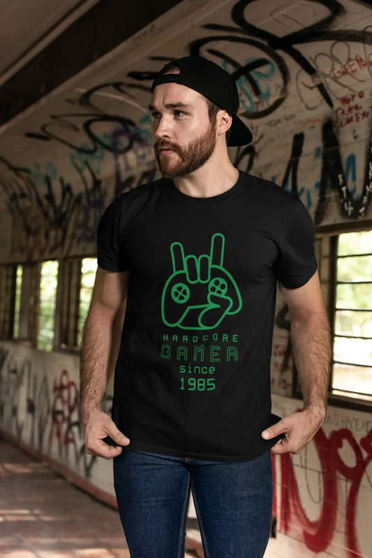 Men's Graphic V-Neck T-Shirt Hardcore Gamer Since 1985 Deep Black