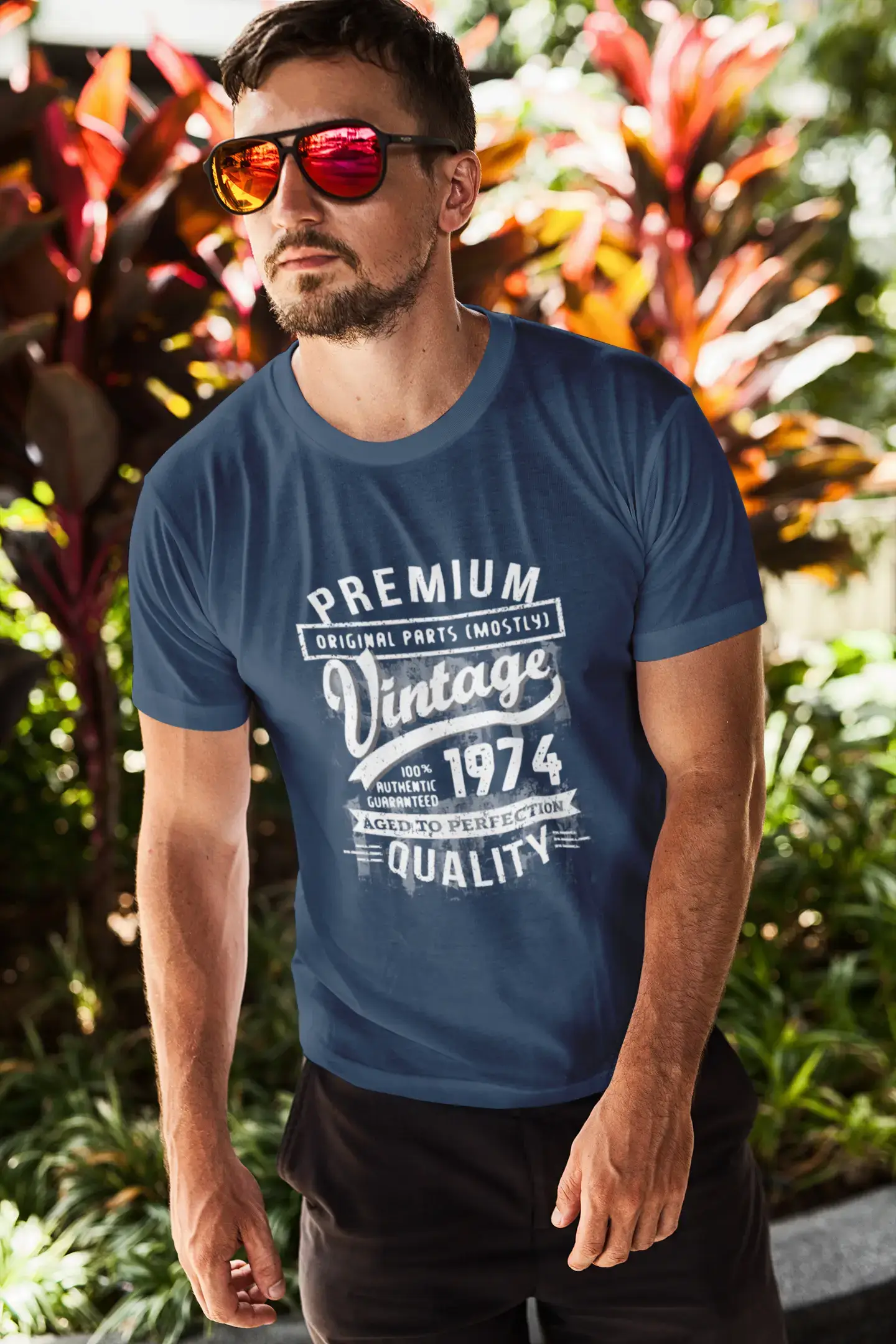 ULTRABASIC - Graphic Men's 1974 Aged to Perfection Birthday Gift T-Shirt