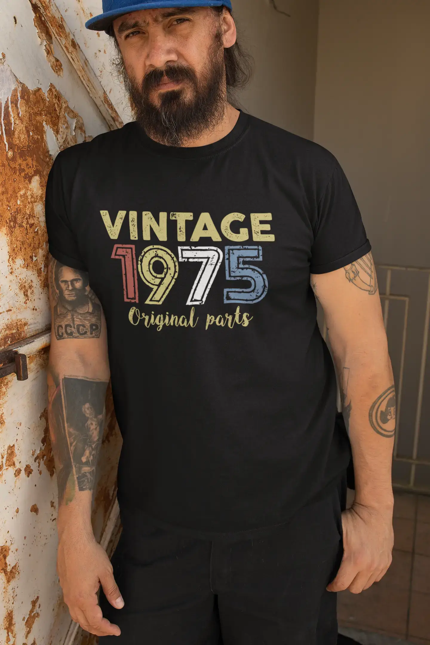 ULTRABASIC - Graphic Printed Men's Vintage 1975 T-Shirt Deep Black