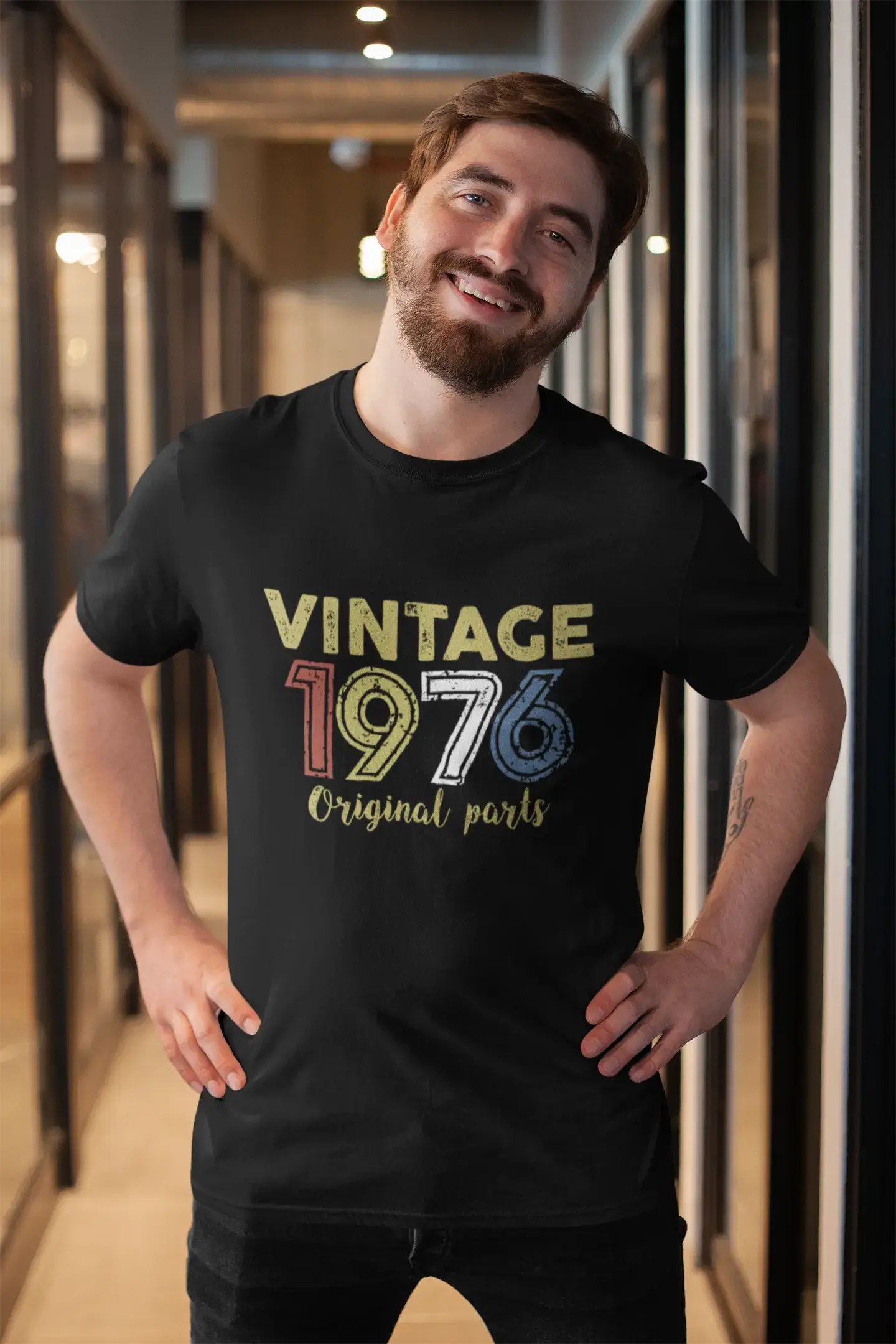 ULTRABASIC - Graphic Printed Men's Vintage 1976 T-Shirt Deep Black