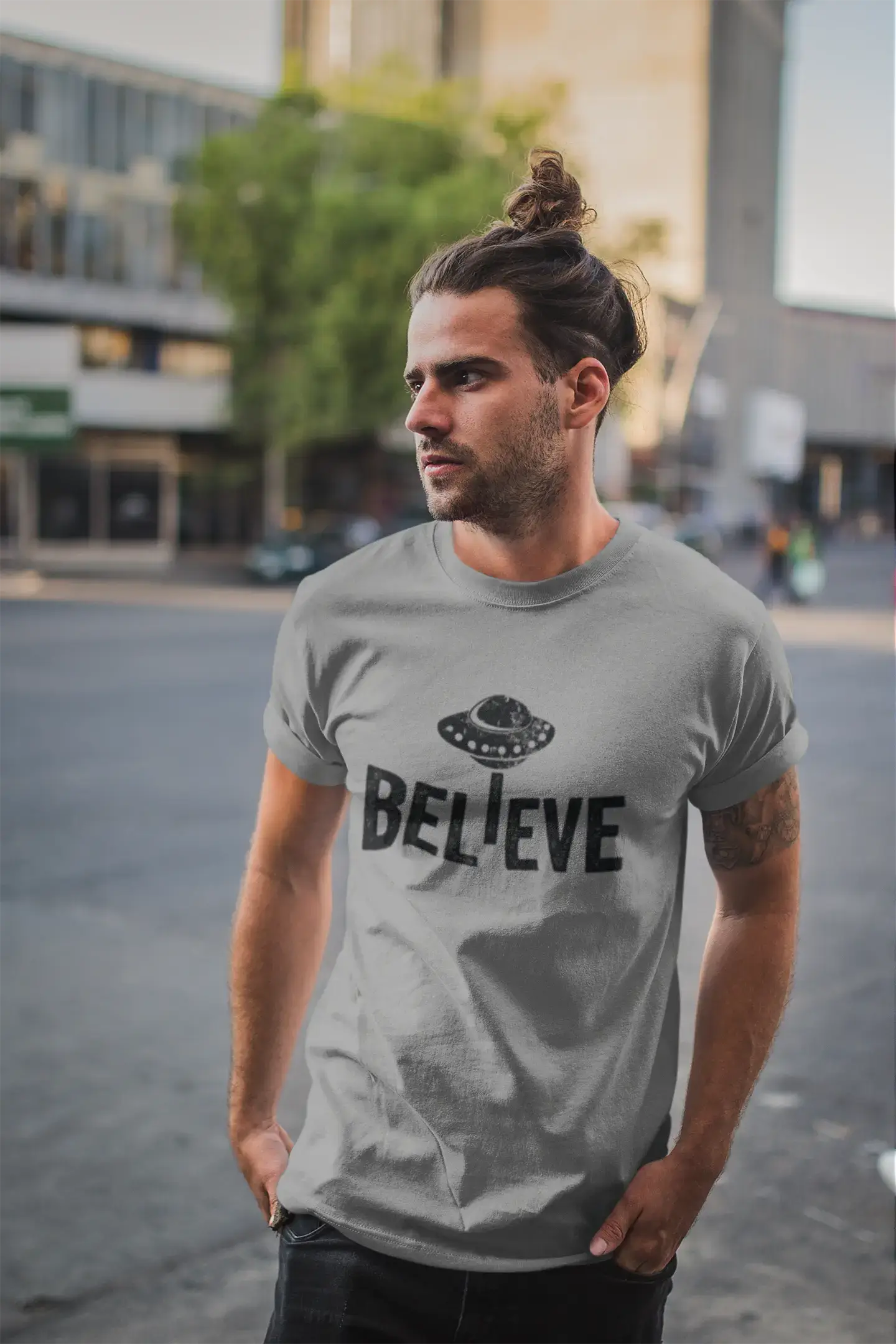 ULTRABASIC - Graphic Men's Believe UFO Alien T-Shirt Funny Casual Letter Print Tee Military Green