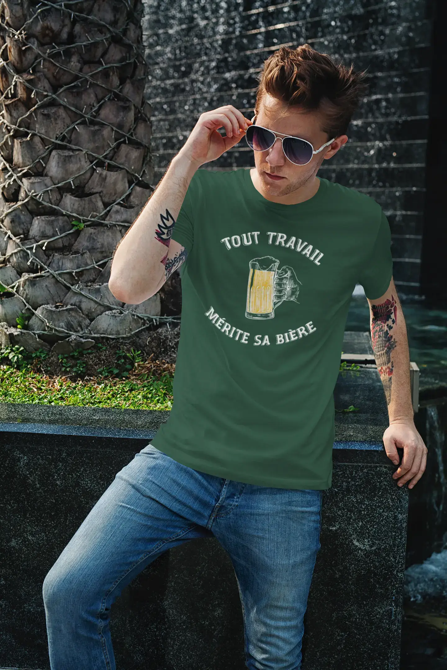 Men's Graphic T-Shirt Tout Travail Mérite Sa Bière Idea Gift