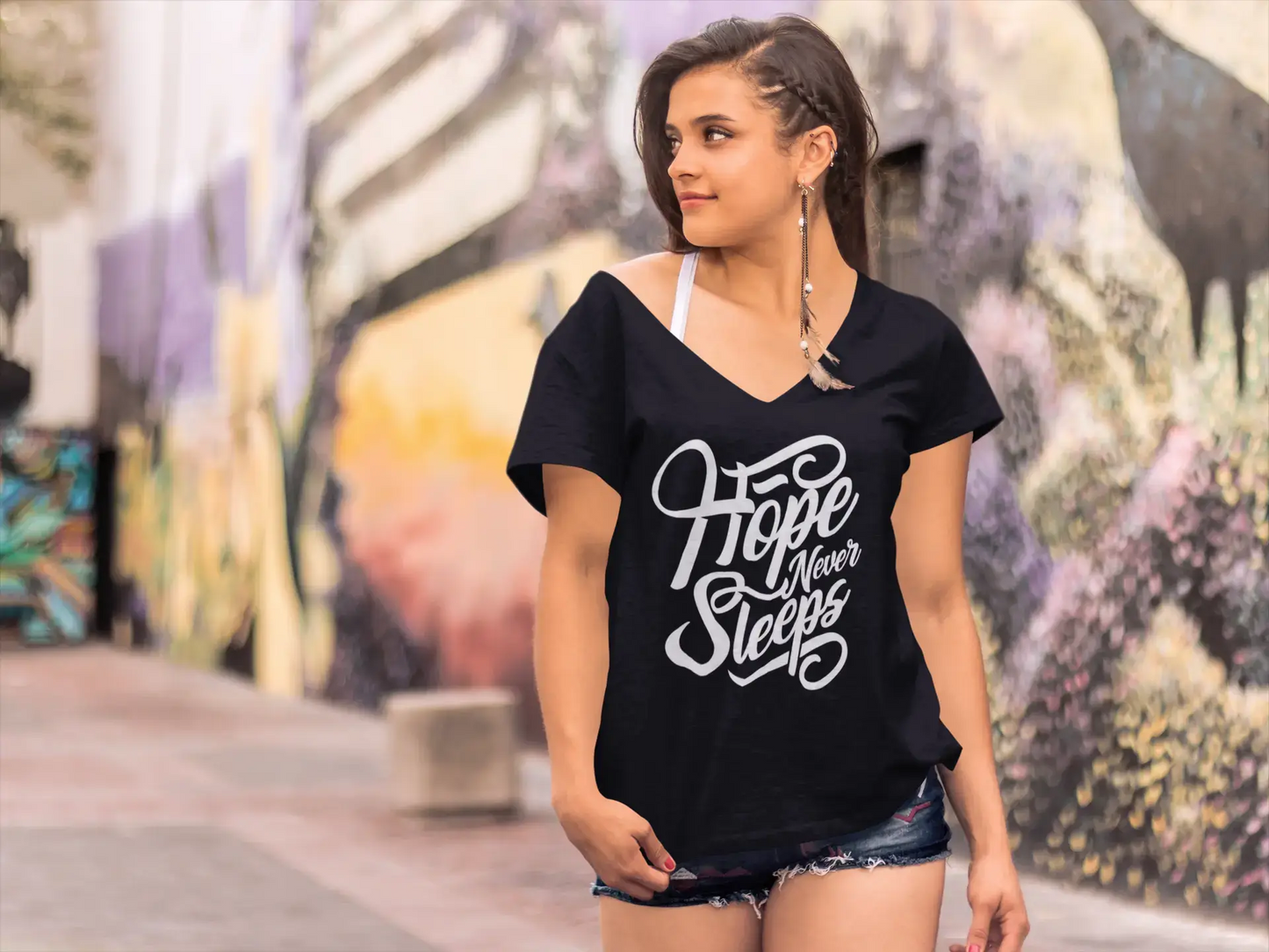 ULTRABASIC Women's T-Shirt Hope Never Sleeps - Motivational Slogan Graphic Tee