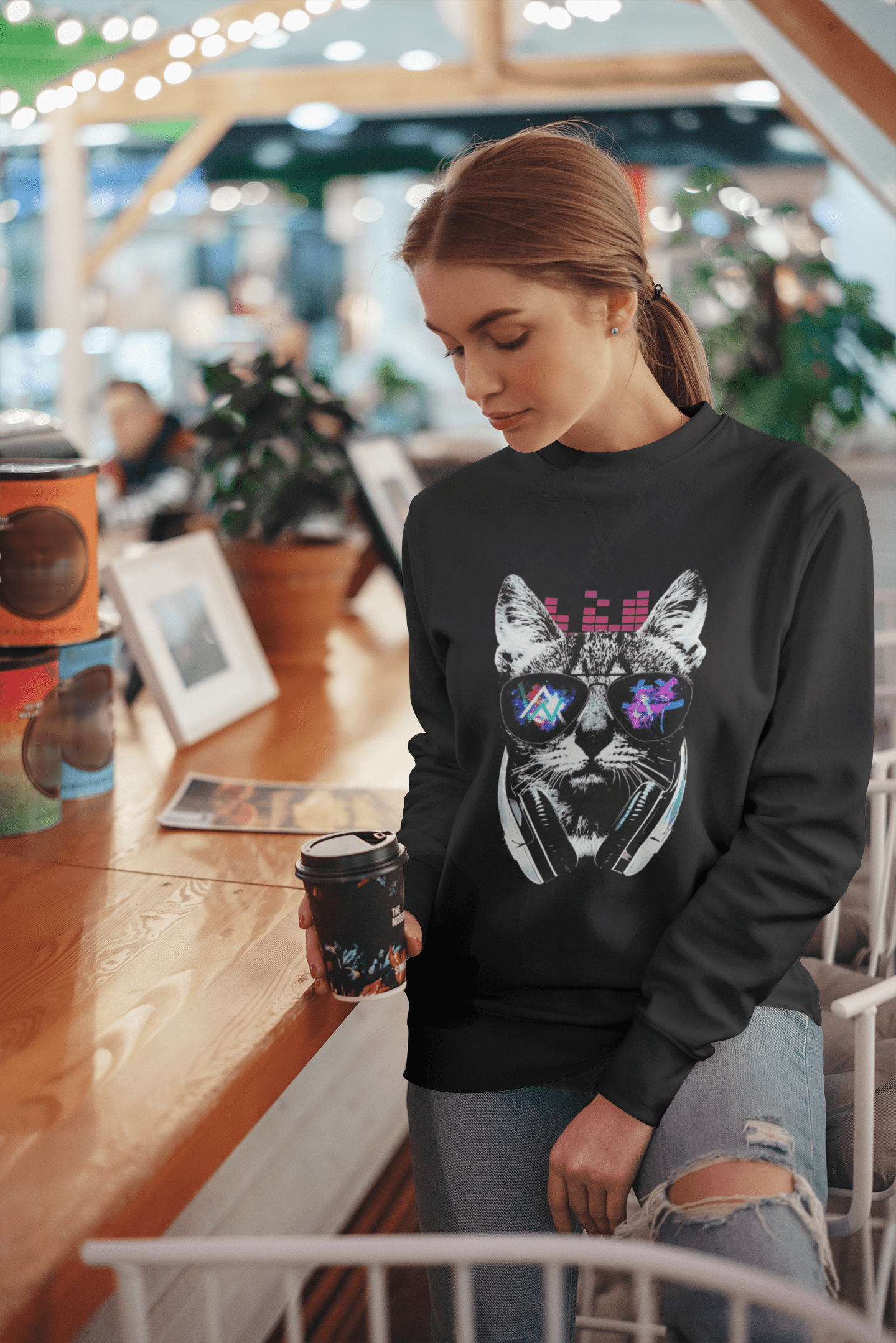ULTRABASIC Women's Sweatshirt Music Cat DJ - Kitten Funny Sweater for Ladies