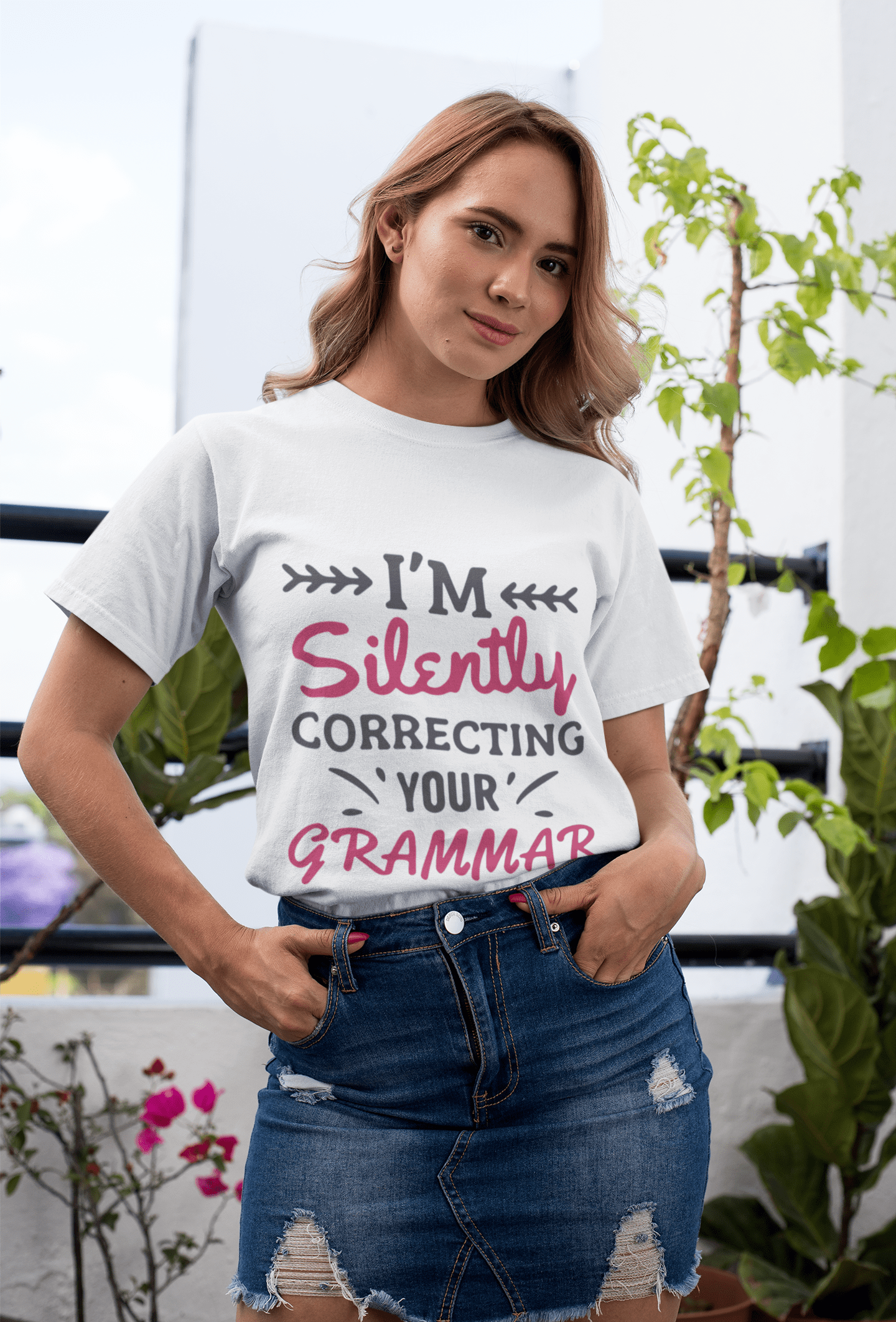 Women's Low-Cut Round Neck T-Shirt I'm Silently Correcting Your Grammar White Round Neck