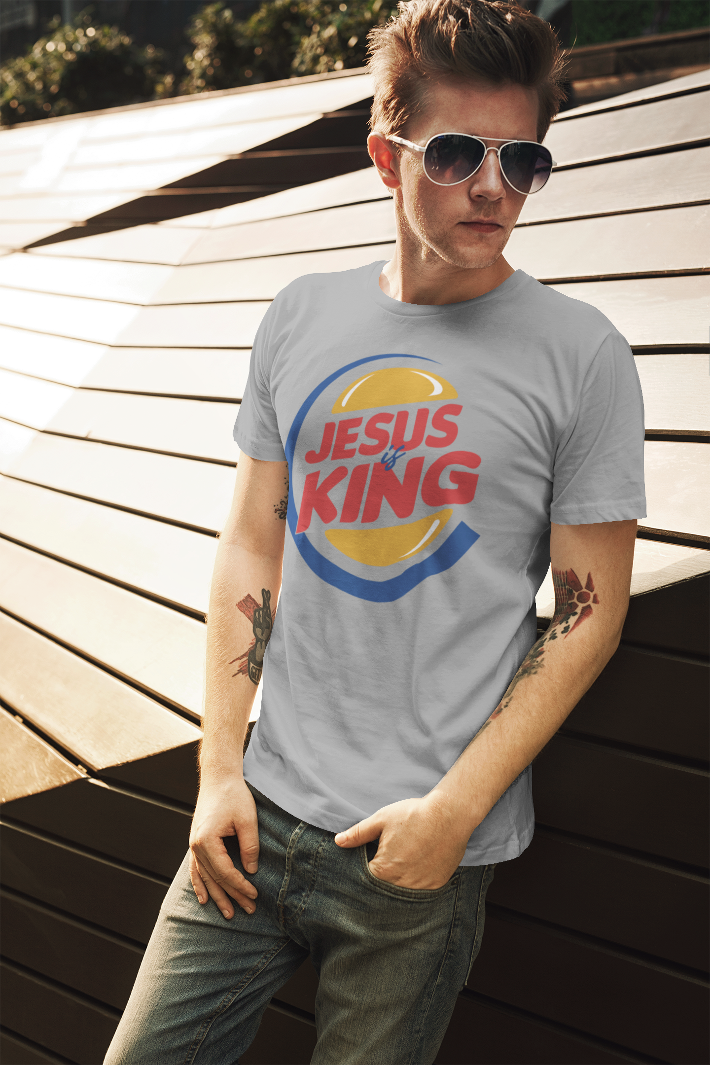 ULTRABASIC Men's T-Shirt Jesus is King - Bible Christian Religious Shirt